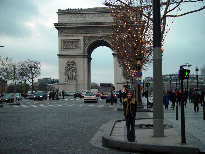 Amanda and the Arc de Triomphe